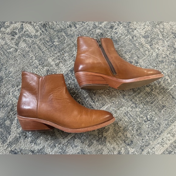 Frye Farrah Inside Zip Size 8 - Picture 8 of 9